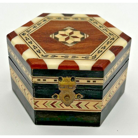 Vintage Spanish Laguna Wooden Inlay Trinket Box SKU U195 - Picture 1 of 7